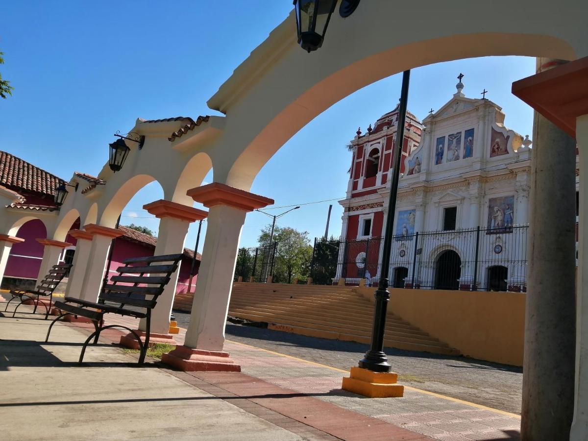 Hostal El Rio Leon Exterior photo